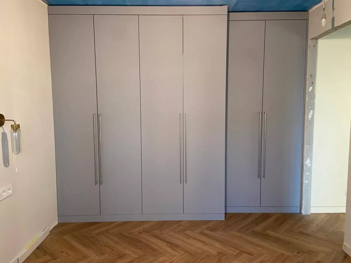 Шкаф распашной 87