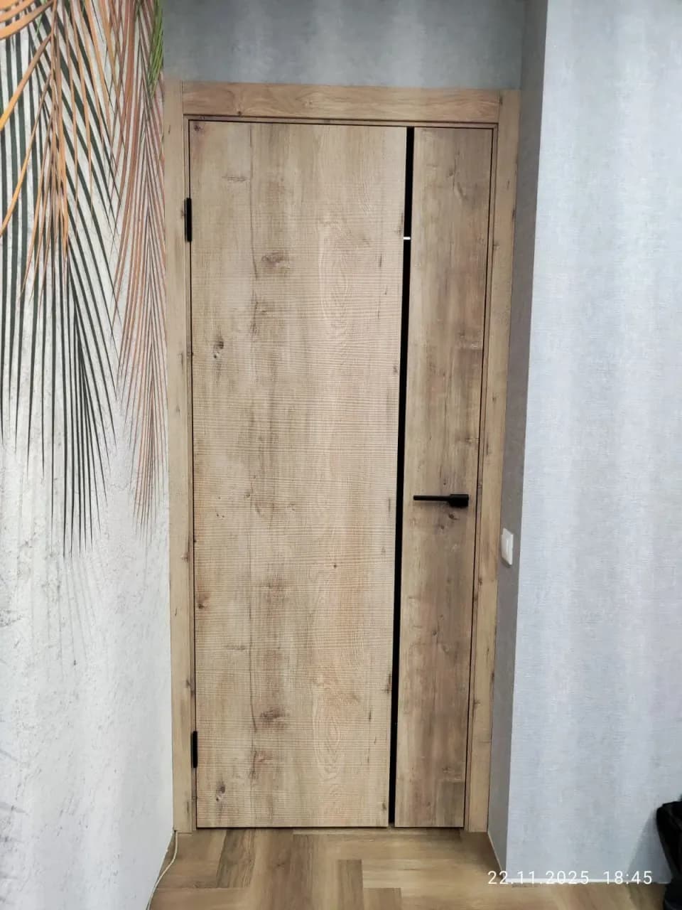 Деревянная дверь