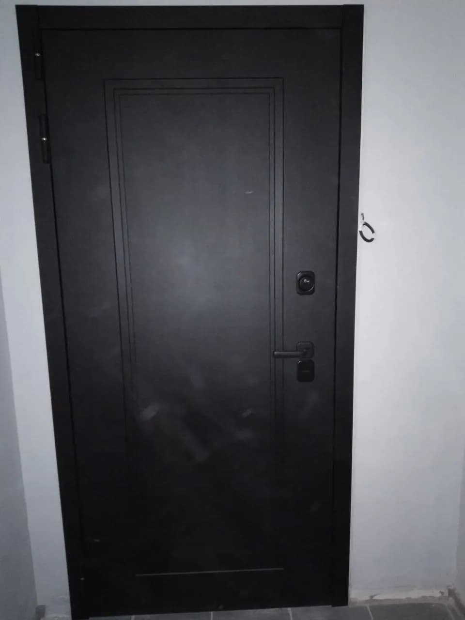 Дверь чёрный кварц